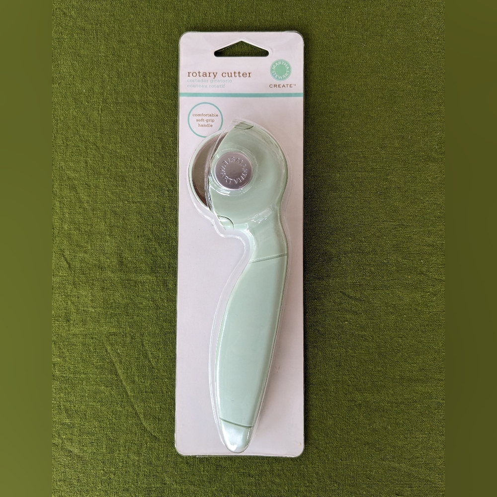 Martha Stewart Crafts Rotary Paper Cutter